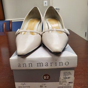 Ann Marino (Mod Button Style) Chalk